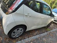 Usata Toyota Aygo 69 CV (50 kW) 2015 Bianco Utilitaria