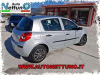 Usata Renault Clio II Dynamique 75 CV (55 kW) 2007 Arancione Berlina