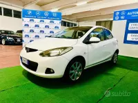 Usata Mazda 2 75 CV (55 kW) 2010 Bianco Utilitaria