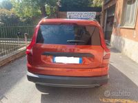 Usata Dacia Jogger Extreme 101 CV (74 kW) 2022 Rosso Monovolume
