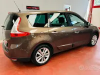 Usata Renault Grand Scénic II Luxe 130 CV (95 kW) 2009 Marrone Monovolume