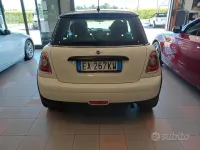 Usata Mini ONE 75 CV (55 kW) 2010 Beige Utilitaria