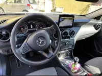 Usata Mercedes GLA180 122 CV (89 kW) 2019 Bianco SUV