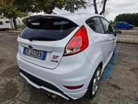 Usata Ford Fiesta ST 182 CV (133 kW) 2015 Bianco Berlina