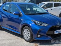 Usata Toyota Yaris Hybrid Business Edition 92 CV (67 kW) 2021 Blu Berlina