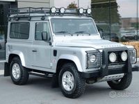 Usata Land Rover Defender SE 122 CV (89 kW) 2008 Argento SUV