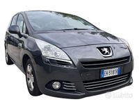 Usata Peugeot 5008 Family 112 CV (82 kW) 2011 Grigio Monovolume