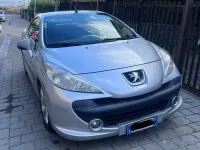 Usata Peugeot 207 CC 109 CV (80 kW) 2007 Argento Cabrio