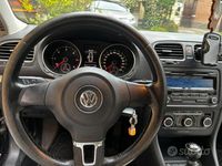 Usata VW Golf VII 110 CV (80 kW) 2015 Nero Station wagon