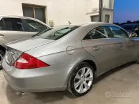 Usata Mercedes CLS320 224 CV (164 kW) 2007 Grigio Coupé