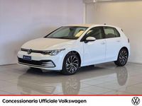 Usata VW Golf VIII Life 131 CV (96 kW) 2024 Bianco Utilitaria