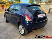 Usado Lancia Ypsilon Gold 69 HP (50 kW) 2016 Azul Citadino