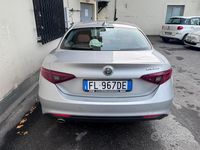 Usata Alfa Romeo Giulia 150 CV (110 kW) 2018 Grigio Berlina