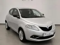 Usata Lancia Ypsilon Silver 69 CV (50 kW) 2016 Grigio Utilitaria