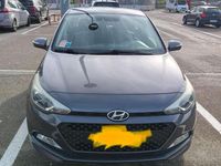 Usata Hyundai i20 Comfort 75 CV (55 kW) 2015 Grigio Utilitaria