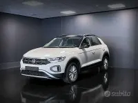 Usata VW T-Roc Life 110 CV (80 kW) 2022 Grigio SUV