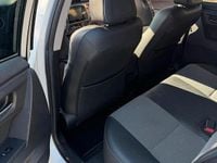 Usata Toyota Auris Lounge 112 CV (82 kW) 2016 Bianco Station wagon