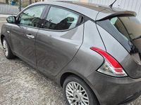 Usata Lancia Ypsilon Silver 69 CV (50 kW) 2015 Grigio Utilitaria