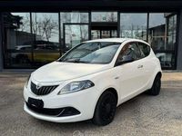 Usata Lancia Ypsilon Silver 69 CV (50 kW) 2022 Bianco Utilitaria