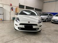Usata Fiat Grande Punto Young 77 CV (56 kW) 2014 Bianco Utilitaria