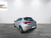 Usata Alfa Romeo Giulietta Exclusive 175 CV (128 kW) 2015 Grigio Utilitaria