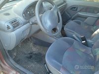 Usata Renault Clio II 58 CV (42 kW) 1998 Rosso Berlina