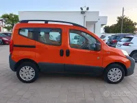 Usata Peugeot Bipper 68 CV (50 kW) 2011 Arancione Monovolume