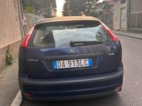 Begagnad Ford Focus 90 HK (66 kW) 2006 Blå Sedan