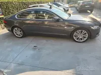Usata Jaguar XF 179 CV (131 kW) 2016 Grigio Berlina
