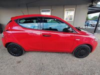 Usata Lancia Ypsilon Gold 69 CV (50 kW) 2021 Rosso Utilitaria