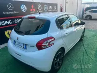 Usata Peugeot 208 Allure 82 CV (60 kW) 2017 Bianco Utilitaria