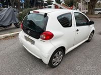Usata Toyota Aygo Sol 67 CV (49 kW) 2007 Bianco Utilitaria