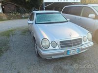 usata Mercedes E200 -