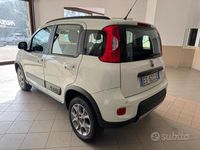 Usata Fiat Panda 4x4 S 75 CV (55 kW) 2013 Bianco Utilitaria