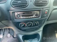 Usata Renault Scénic 90 CV (66 kW) 1999 Giallo Monovolume