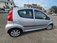Usata Peugeot 107 Allure 68 CV (50 kW) 2011 Grigio Utilitaria