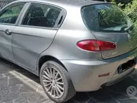 Usata Alfa Romeo 147 120 CV (88 kW) 2006 Grigio Utilitaria