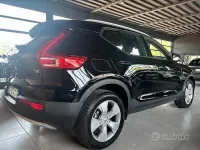 Usata Volvo XC40 Momentum 129 CV (94 kW) 2021 Nero SUV