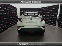 Usata Toyota C-HR Lounge 122 CV (89 kW) 2019 Bianco SUV