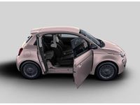 Usata Fiat 500e La Prima 86 kW (118 CV) 2022 Bianco pastello Utilitaria