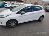 Usata Ford Fiesta Titanium 97 CV (71 kW) 2009 Bianco Berlina
