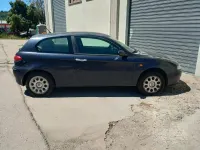 Usata Alfa Romeo 147 Distinctive 116 CV (85 kW) 2005 Blu Utilitaria
