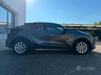 Usata Toyota C-HR Active 98 CV (72 kW) 2025 Grigio SUV
