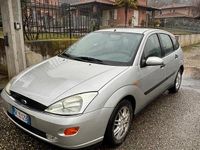 Begagnad Ford Focus 90 HK (66 kW) 2000 Grå Sedan