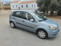 Usata Ford Fiesta Ghia 68 CV (50 kW) 2006 Blu Utilitaria