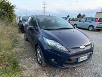 Usata Ford Fiesta Titanium 68 CV (50 kW) 2009 Blu Utilitaria