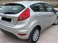 Usata Ford Fiesta 67 CV (49 kW) 2011 Grigio Utilitaria
