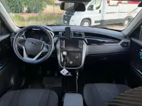Usata Mahindra KUV100 86 CV (63 kW) 2021 Bianco SUV