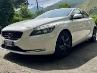 Usata Volvo V40 Momentum 115 CV (84 kW) 2014 Bianco Berlina