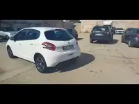 Usata Peugeot 208 120 CV (88 kW) 2017 Bianco Utilitaria